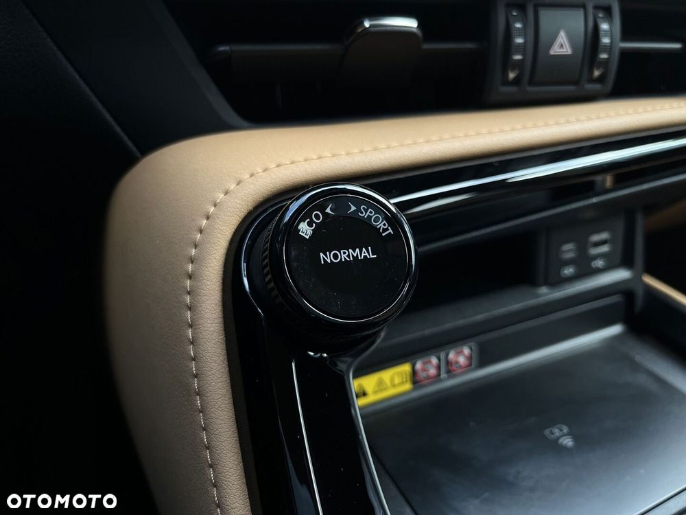 Lexus NX 350h Prestige 2WD - 32