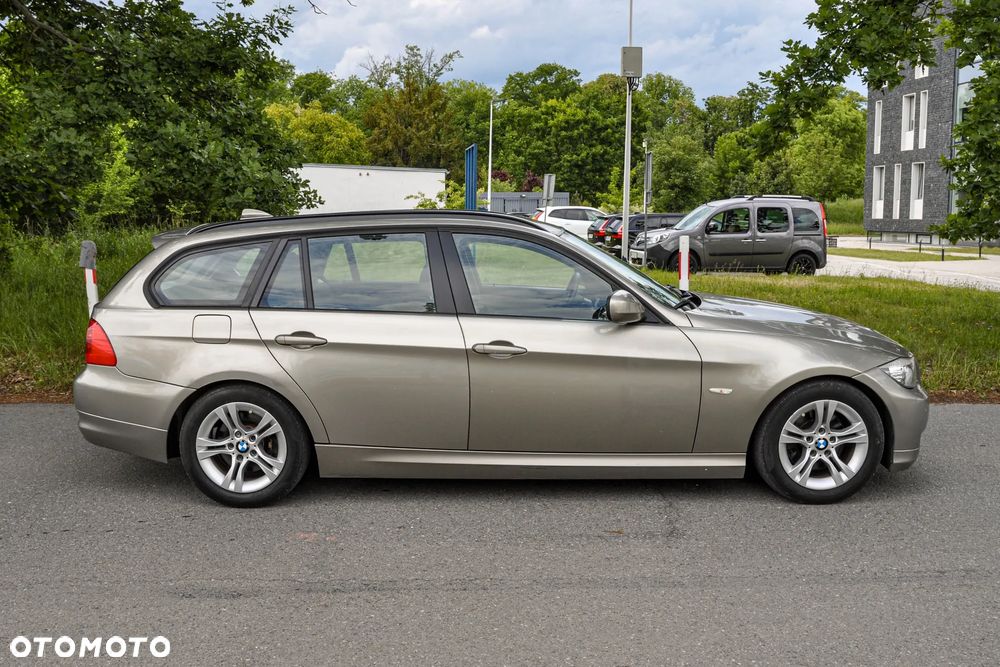 BMW Seria 3 320d DPF Efficient Dynamics Edition - 5