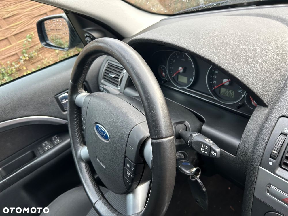 Ford Mondeo - 22