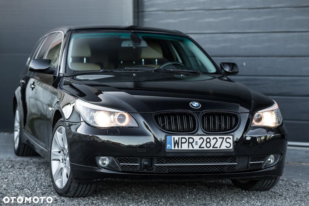 BMW Seria 5 525d xDrive Touring - 2