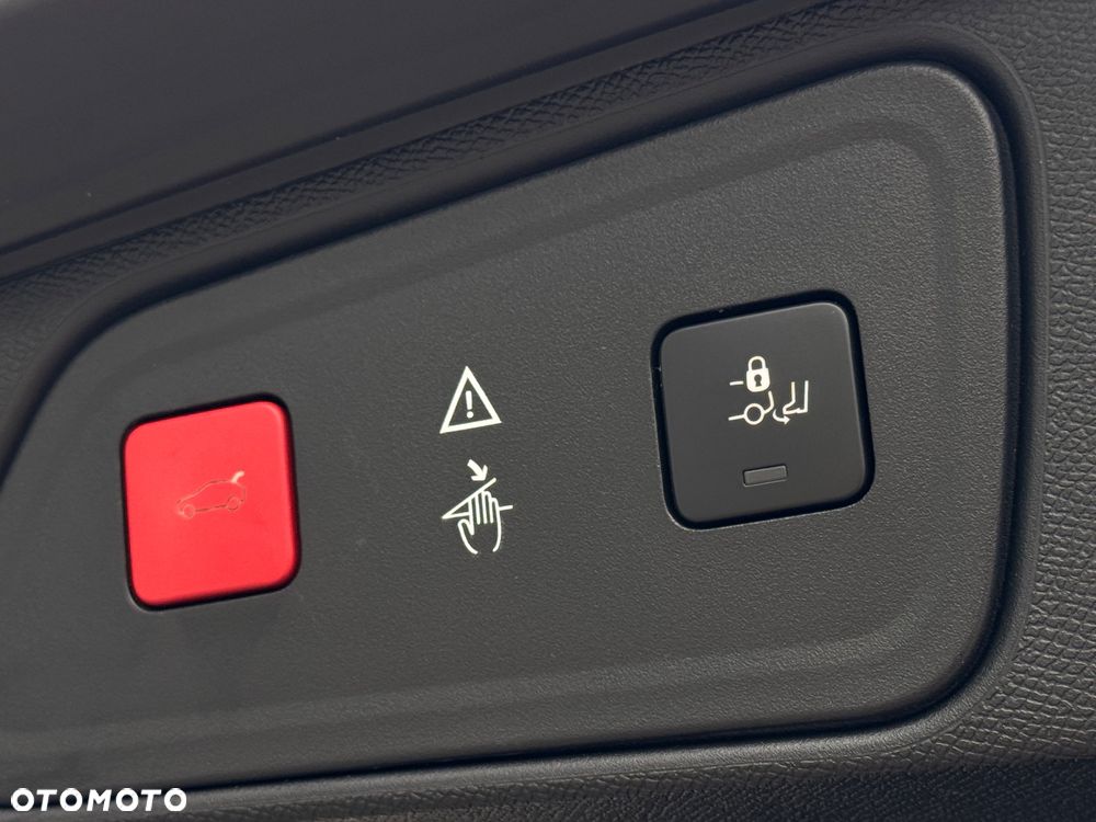 Peugeot 3008 1.6 PureTech GPF Allure S&S EAT8 - 23
