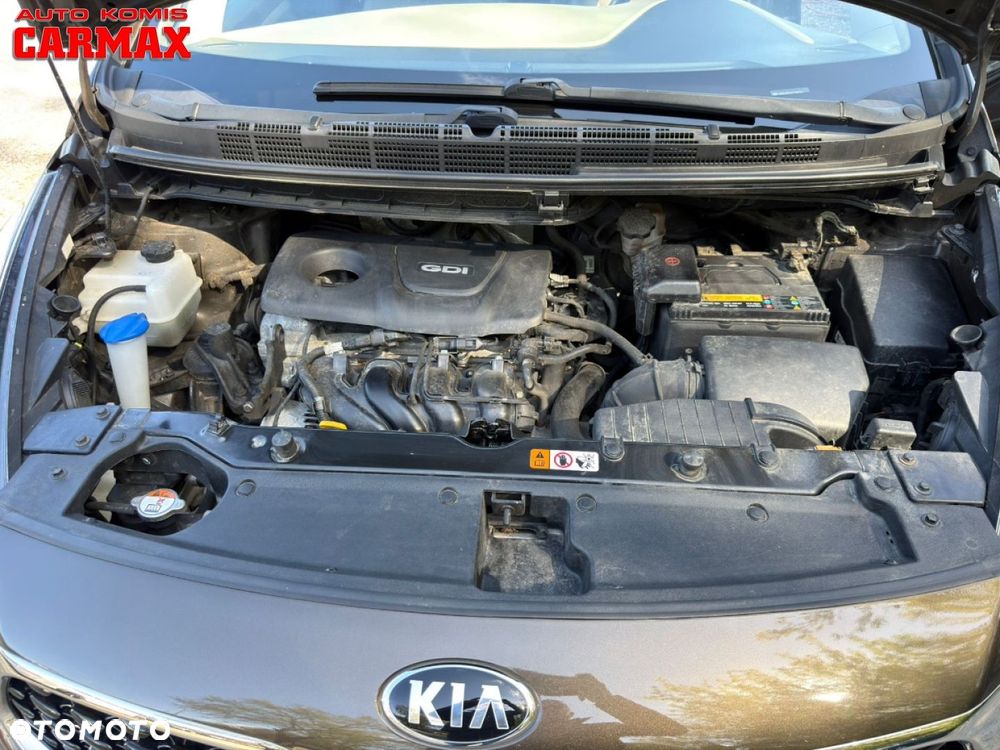 Kia Carens - 32