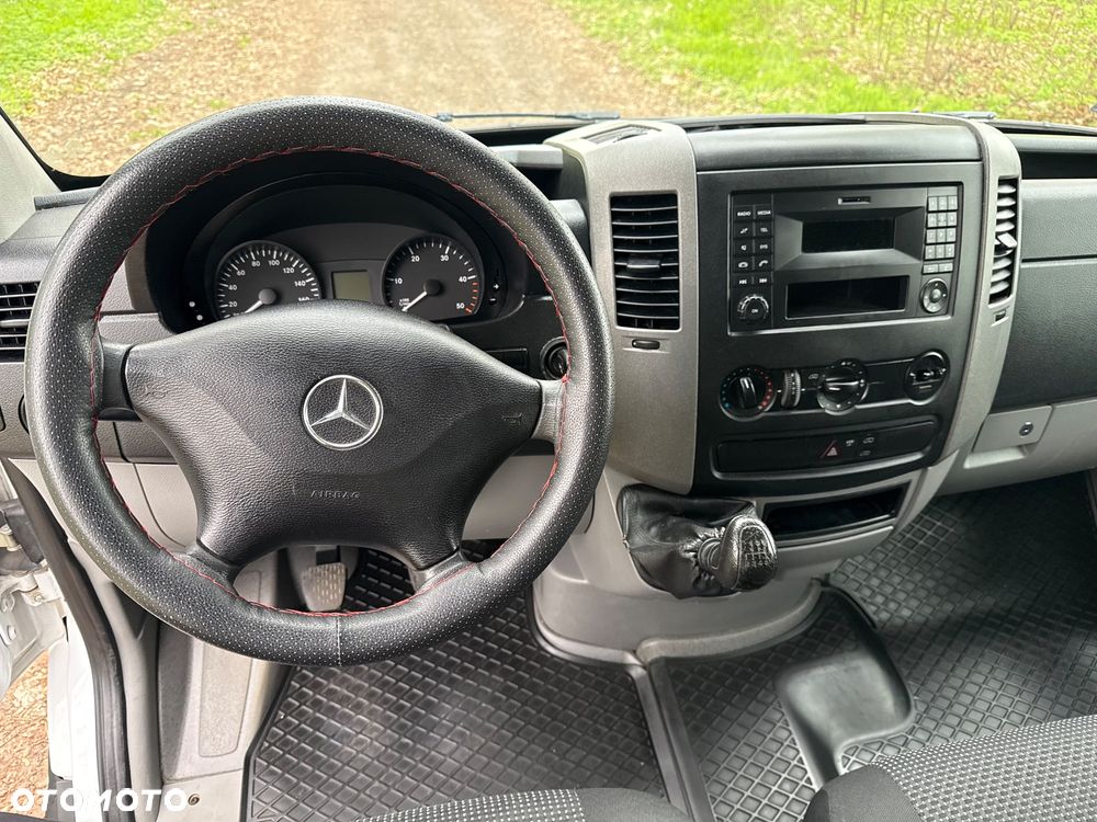Mercedes-Benz Sprinter - 15