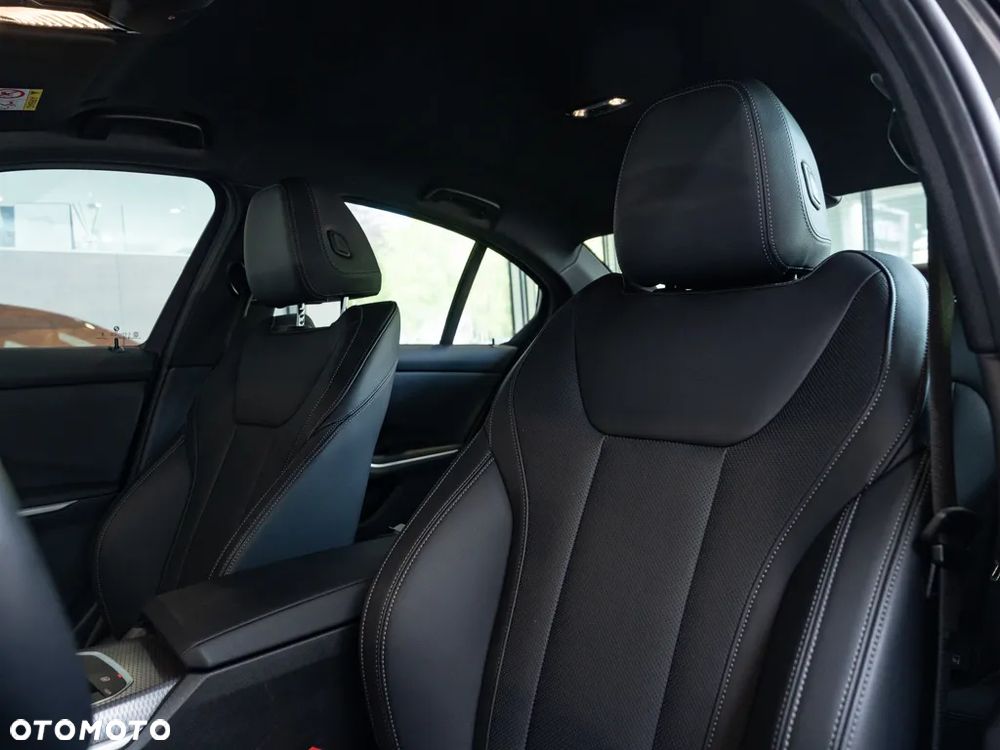BMW Seria 3 318i - 12