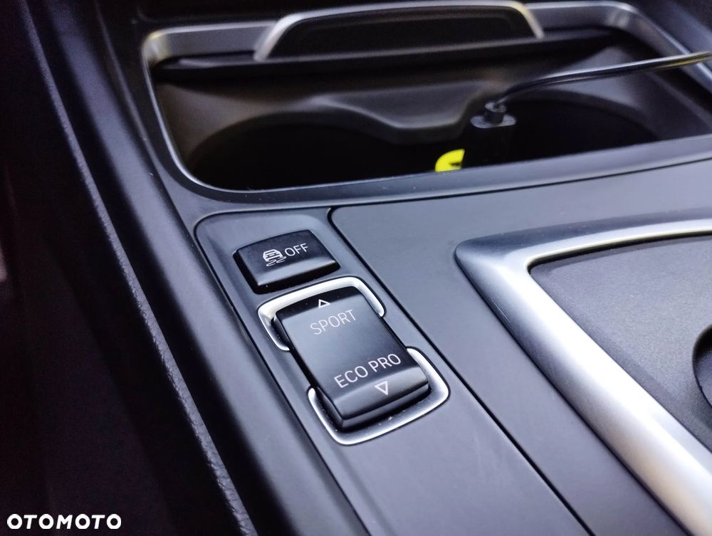 BMW Seria 3 318d - 19