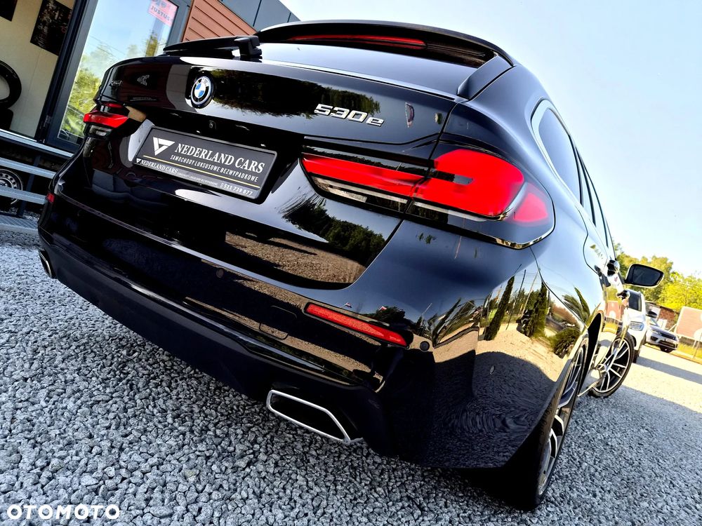 BMW Seria 5 530e xDrive - 39