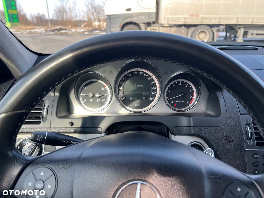 Mercedes-Benz Klasa C 180 CGI Automatik BlueEFFICIENCY Avantgarde - 10