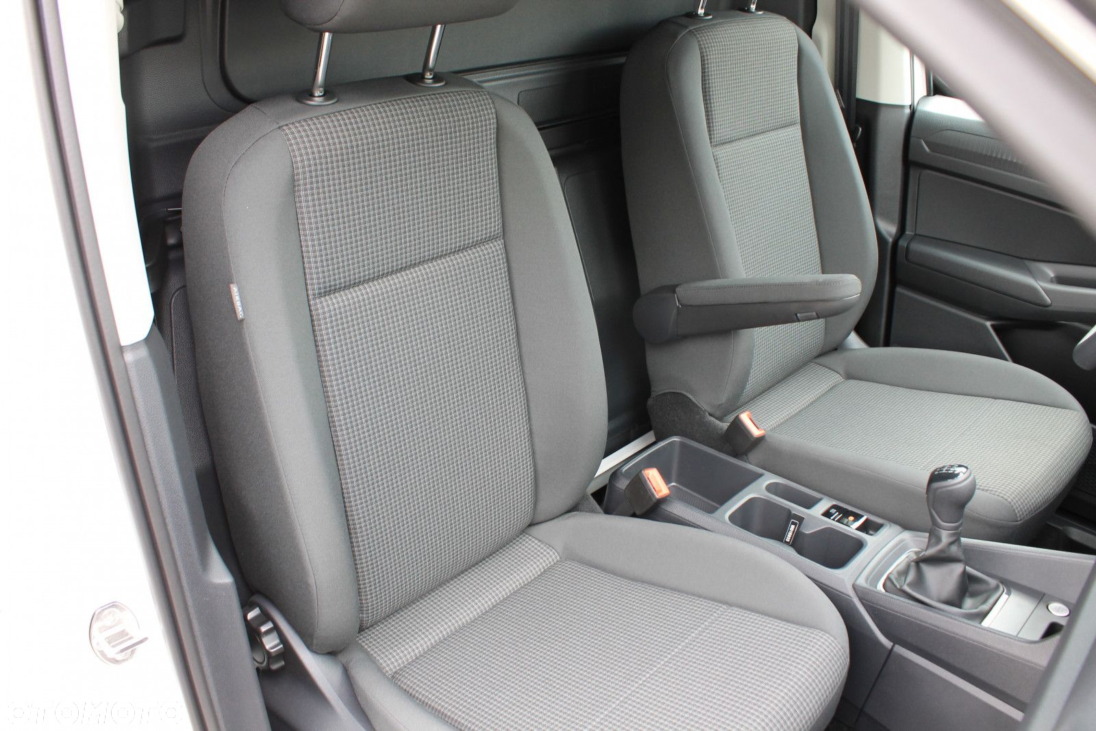Volkswagen Caddy Maxi Cargo 2.0 TDI Manual - 20