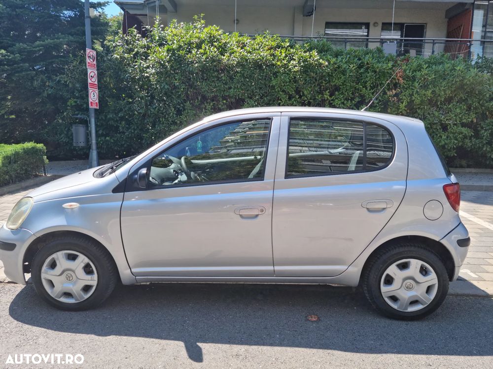 Toyota Yaris 1.0 Base - 1