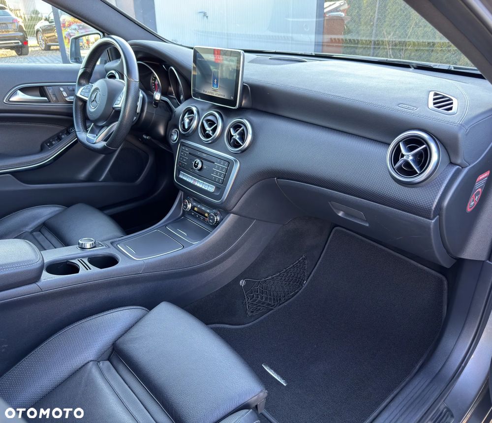 Mercedes-Benz Klasa A 250 4Matic 7G-DCT AMG Line - 31