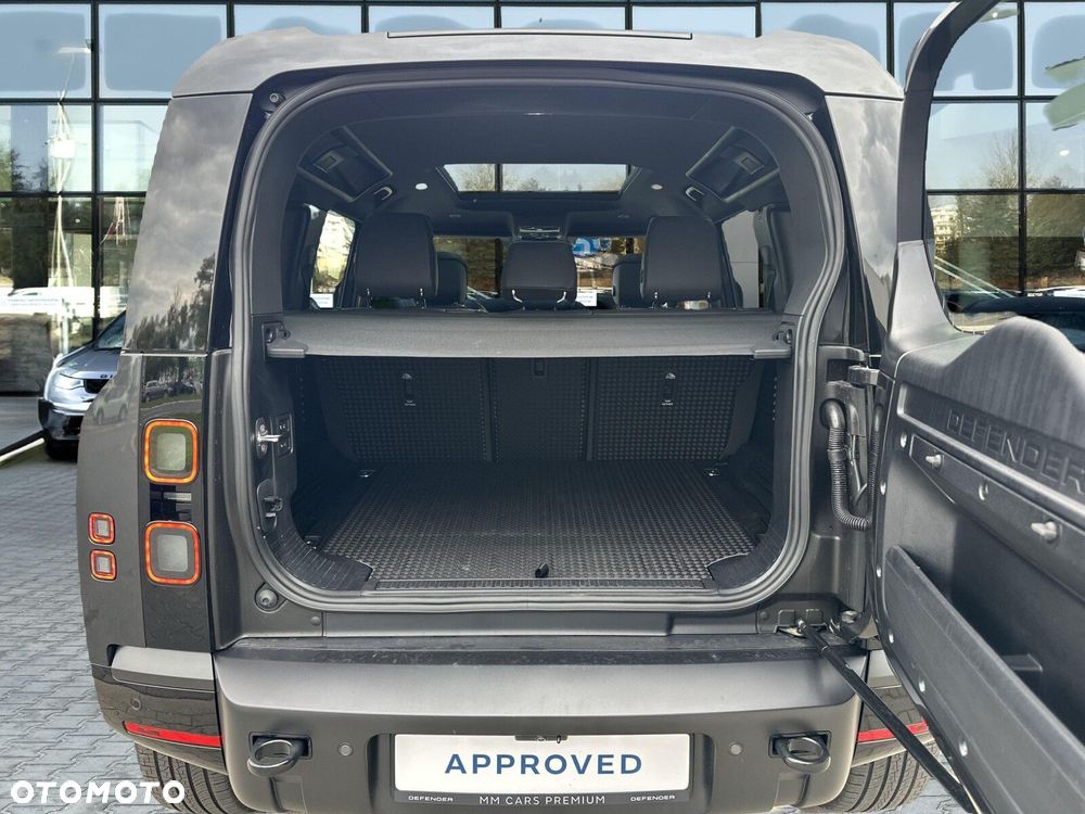 Land Rover Defender - 22
