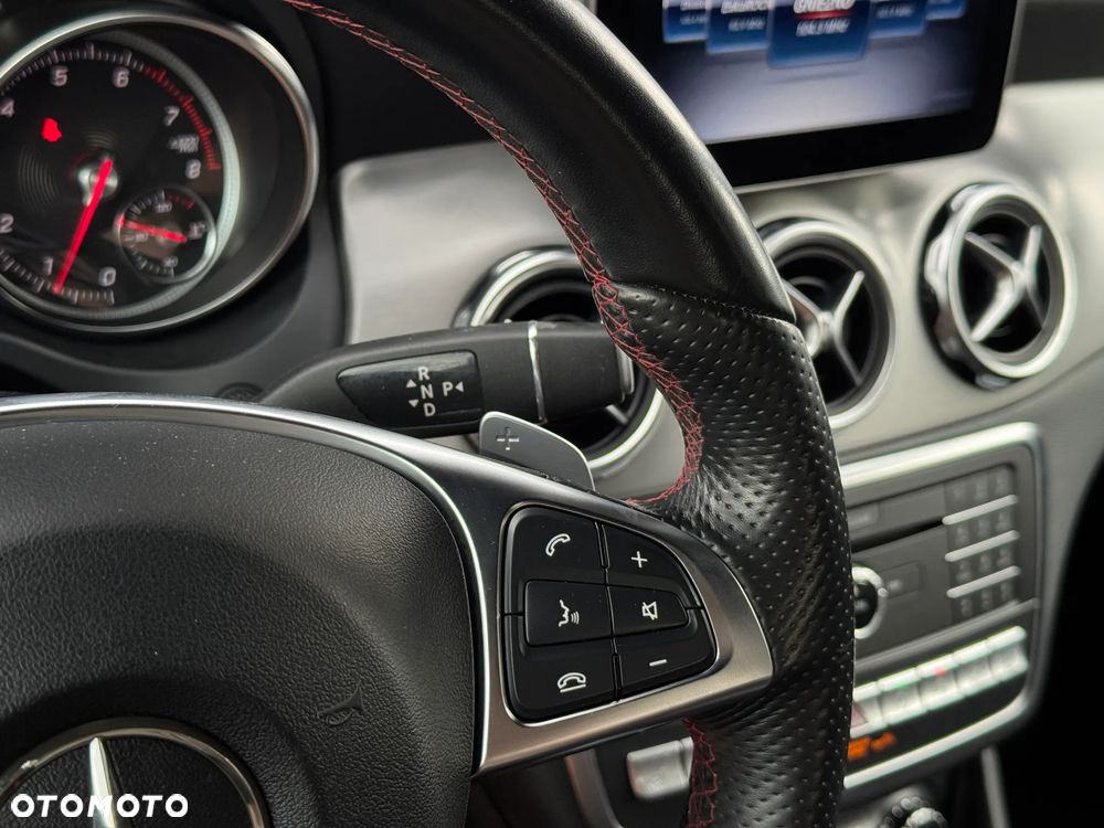 Mercedes-Benz GLA 220 4-Matic AMG Line - 29