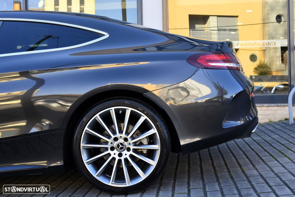 Mercedes-Benz C 300 AMG Line - 12
