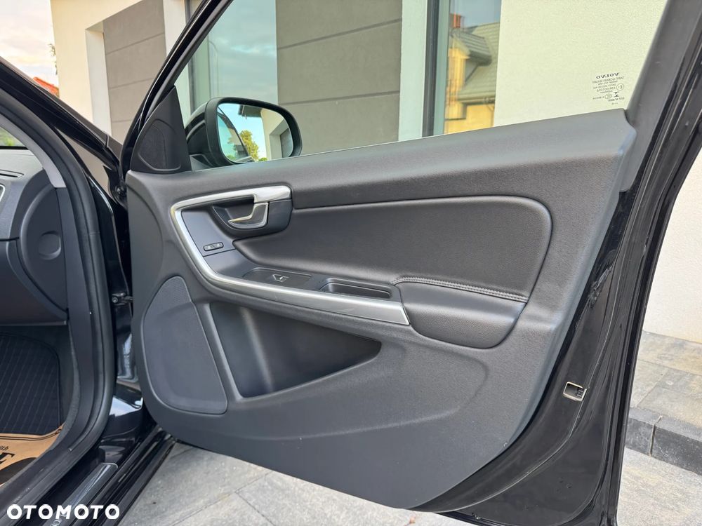 Volvo S60 D2 Summum - 27