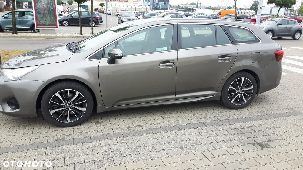 Toyota Avensis - 2