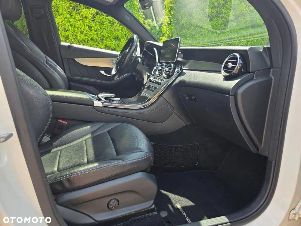 Mercedes-Benz GLC - 28
