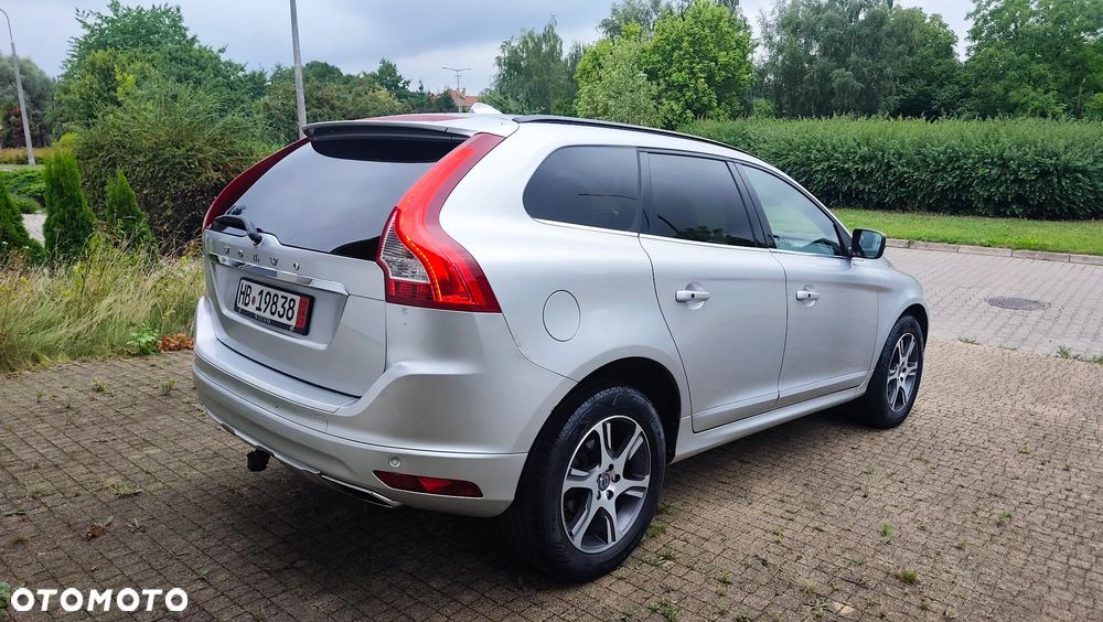 Volvo XC 60 D5 AWD Momentum - 19