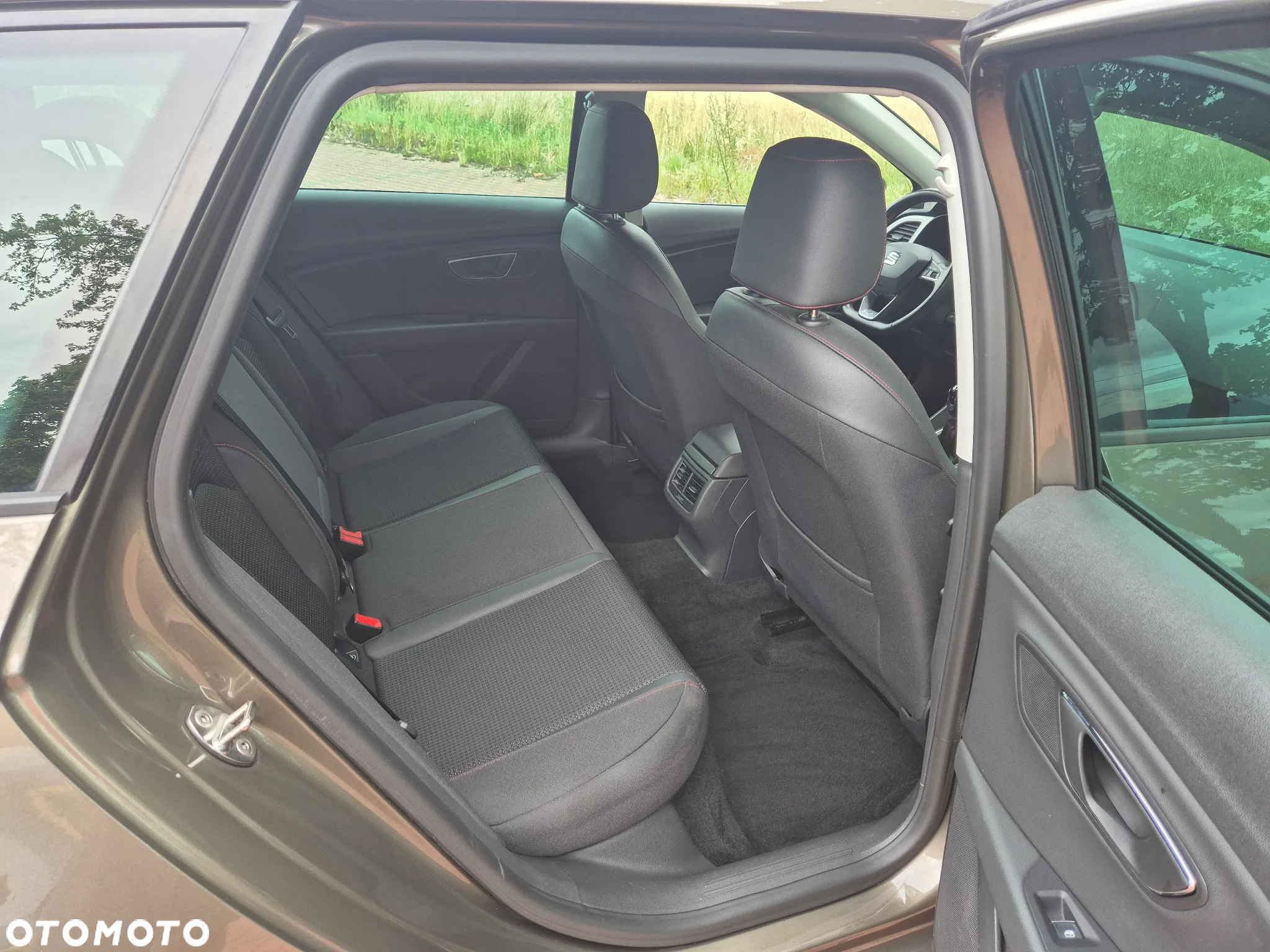 Seat Leon Sportstourer 2.0 TDI FR Plus - 28