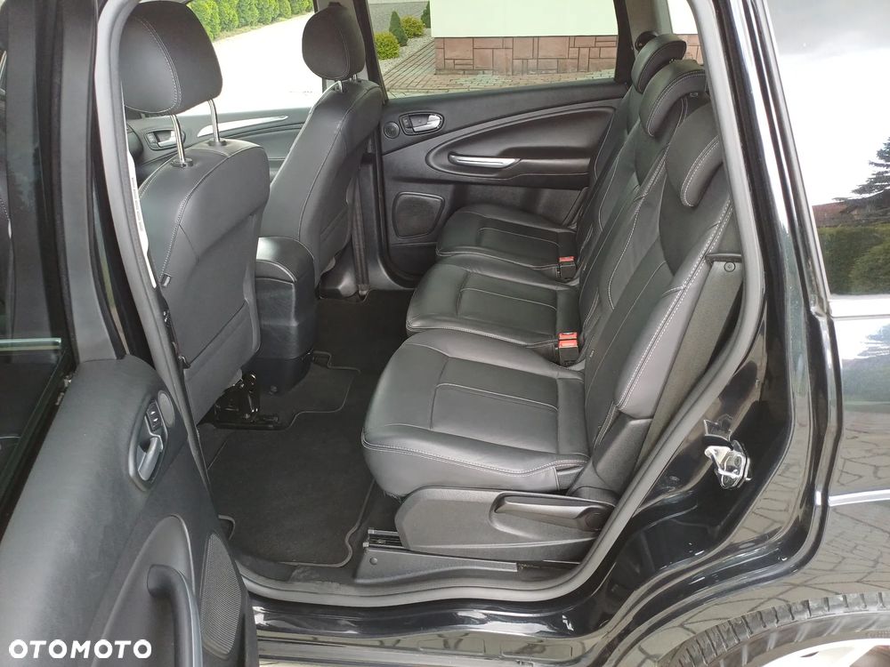 Ford Kuga 2.0 TDCi AWD Titanium - 37