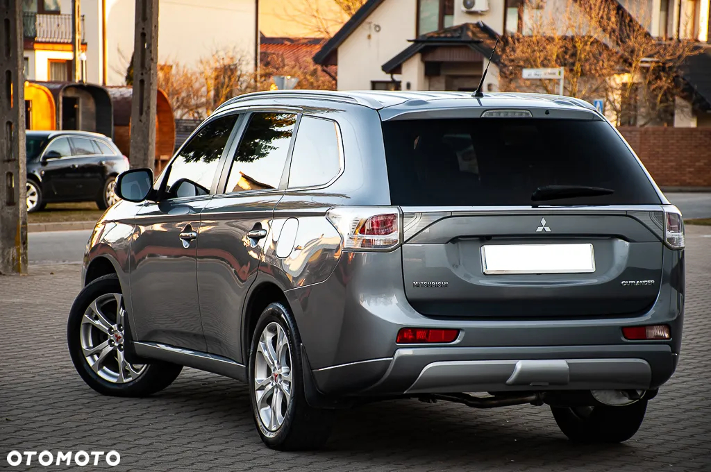 Mitsubishi Outlander 2.0 2WD CVT Diamant Edition+ - 10