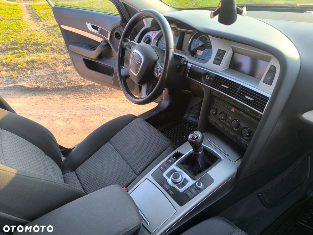 Audi A6 Limousine 2.4 - 8