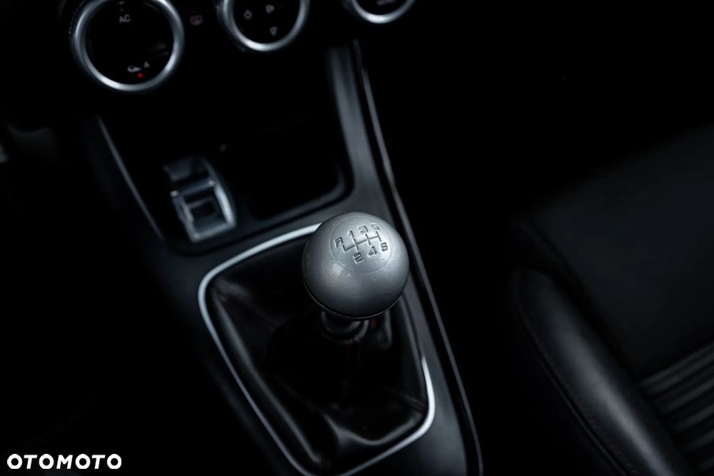 Alfa Romeo Giulietta 1750 TBi Quadrifoglio Verde - 28