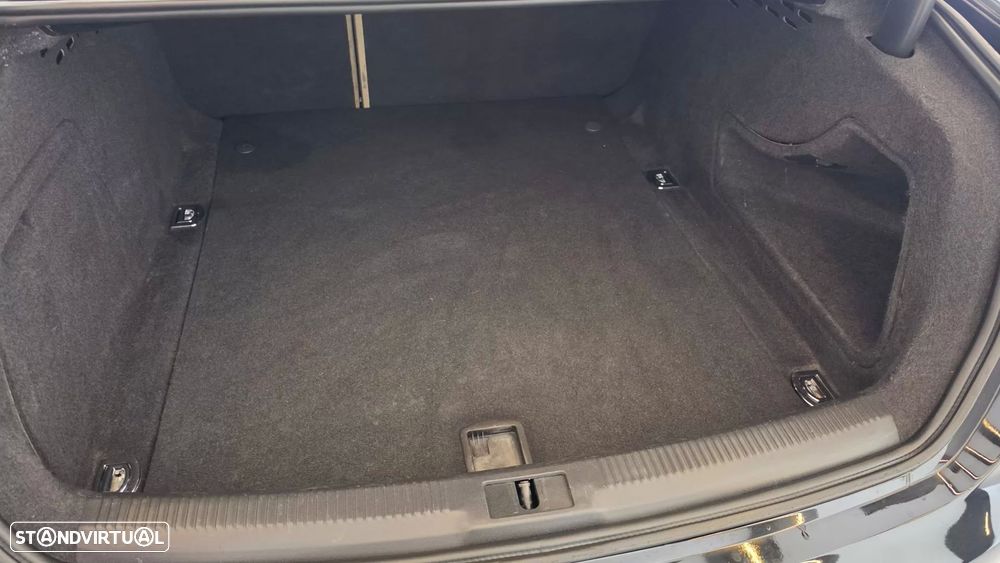 Audi A4 2.0 TDI exclusive - 22