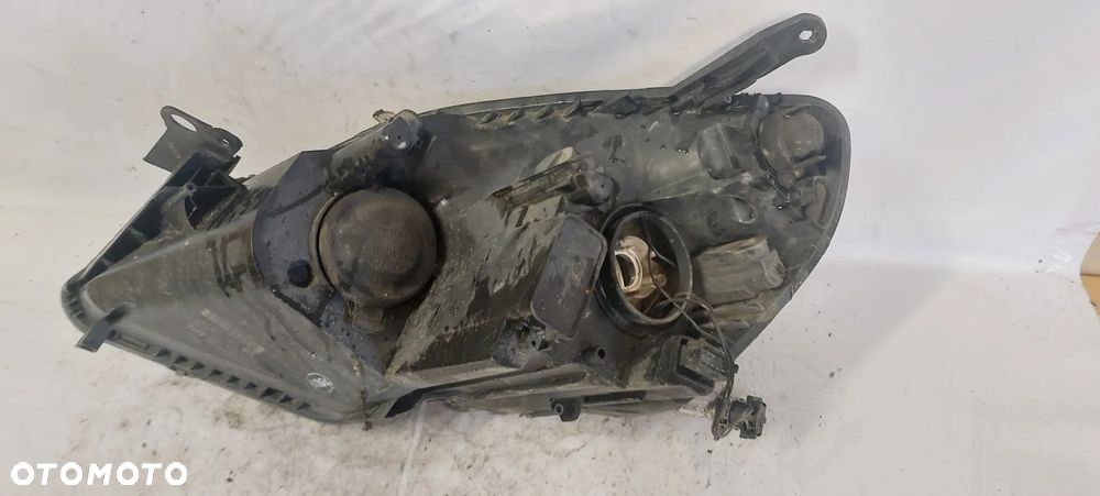 .  PRZOD PRZEDNIA LAMPA PRAWA OPEL ZAFIRA B - 4