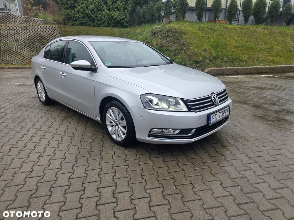 Volkswagen Passat 2012 photo 2