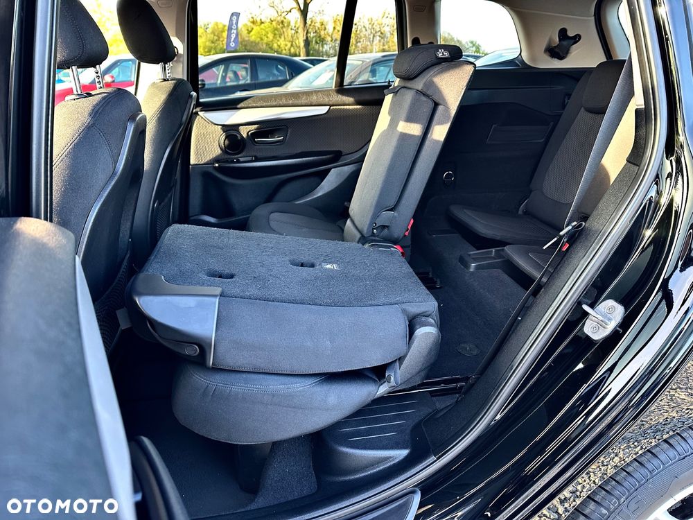 BMW Seria 2 218d - 35