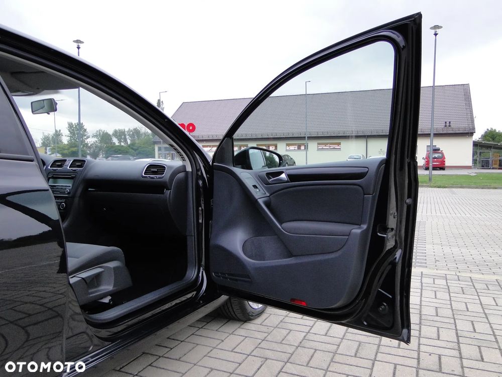 Volkswagen Golf 2.0 TDI DPF BlueMotion Technology DSG Comfortline - 15