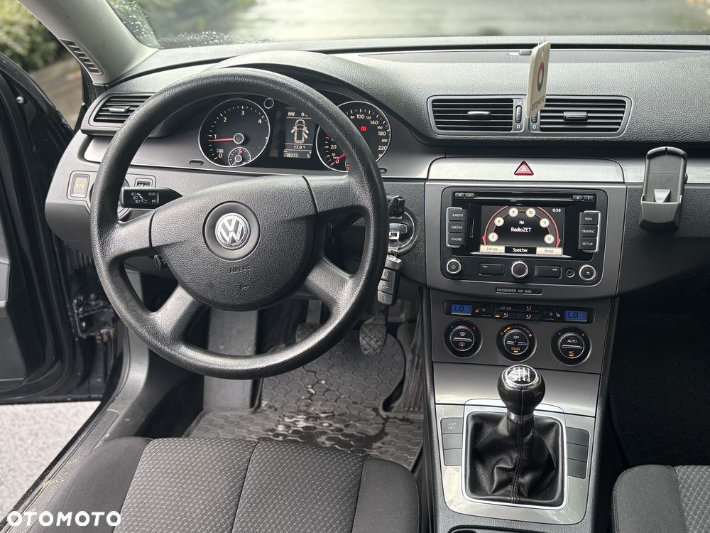 Volkswagen Passat - 8