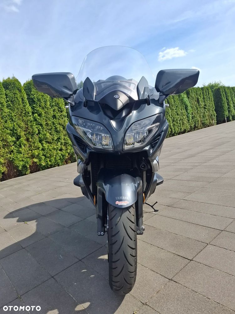 Yamaha FJR - 2
