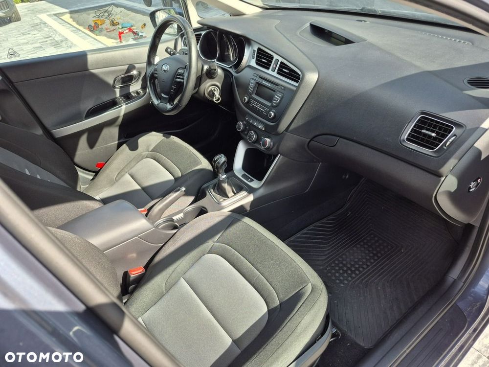 Kia Ceed - 9