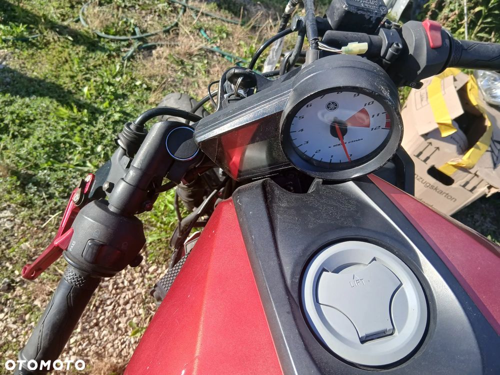 Yamaha YZF - 4