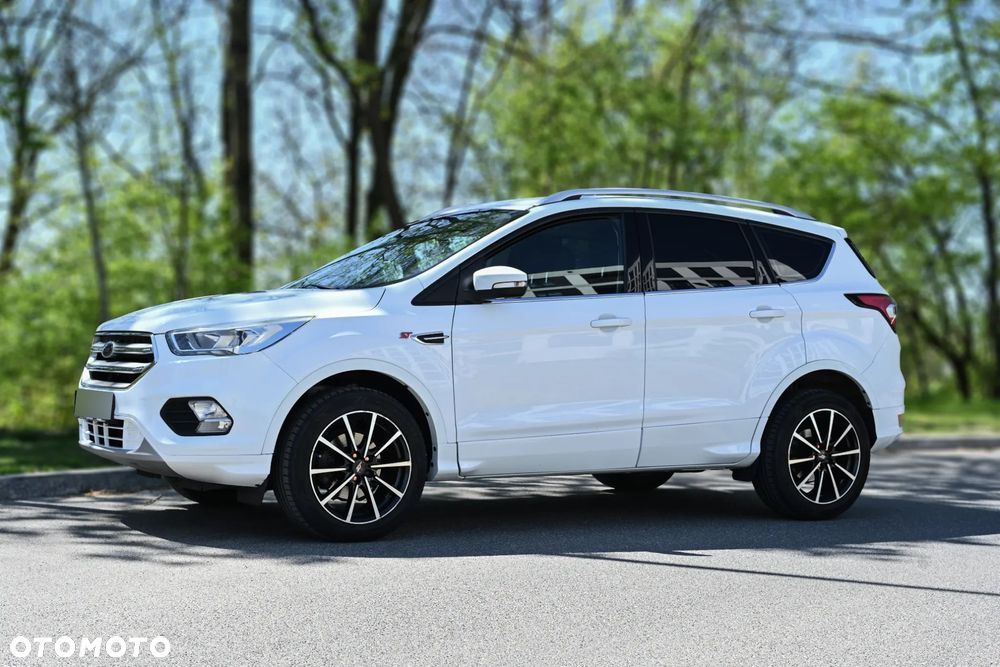 Ford Kuga - 2