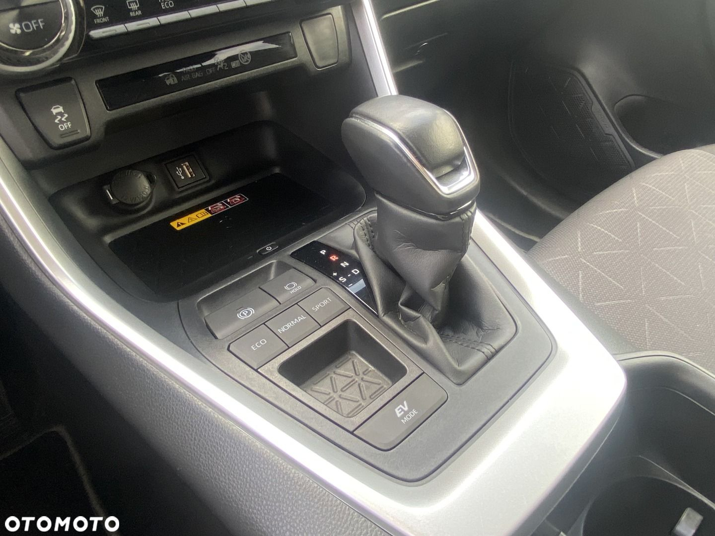 Toyota RAV4 2.5 Hybrid Comfort 4x2 - 22