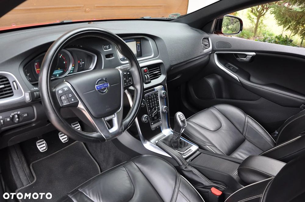 Volvo V40 D4 R-Design Summum - 18