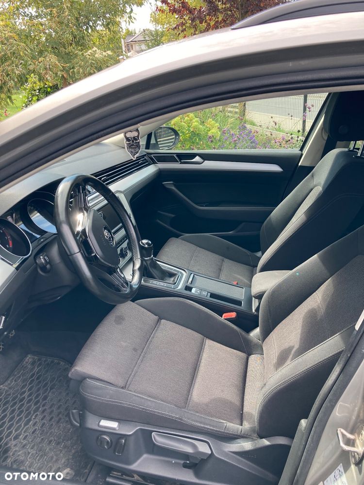 Volkswagen Passat 1.8 TSI BMT Comfortline - 16
