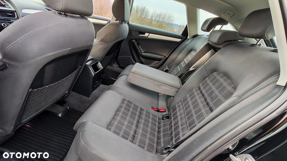 Audi A4 Avant 2.0 TDI DPF quattro Ambiente - 24