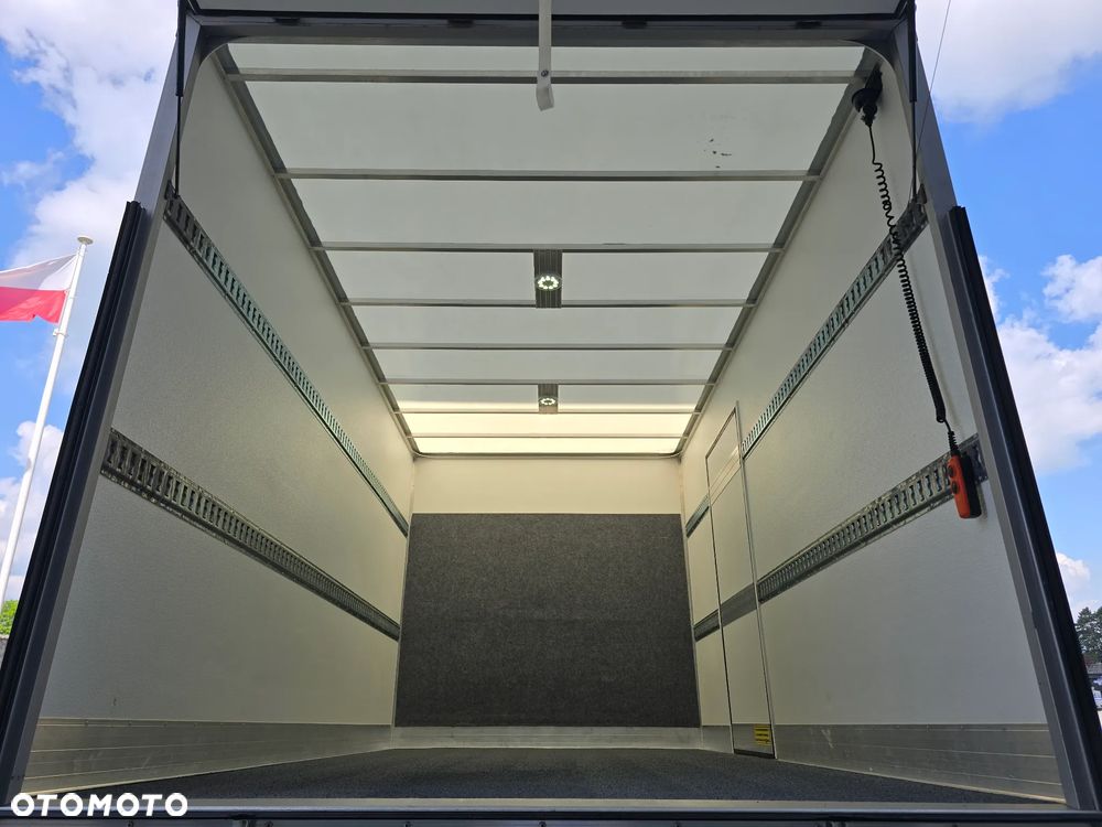 Mercedes-Benz SPRINTER 319 3.0 CDI KONTENER 4,28cmDługi 2,29cmSzero 2,24cmWysok + WINDA 750Kg 42Tyś km SERWIS DO OSTATNIEGO Km ASO MERCEDES-BENZ SALON PL STAN NOWY NOWY NOWY FABRYCZNA GWARANCJA - 18