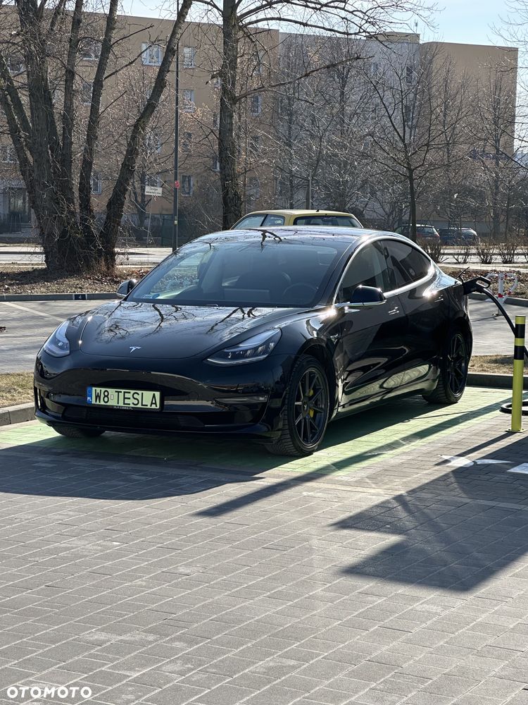 Tesla Model 3 - 1