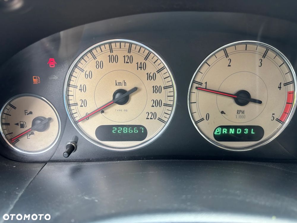 Chrysler Grand Voyager 2.8 CRD LX - 9