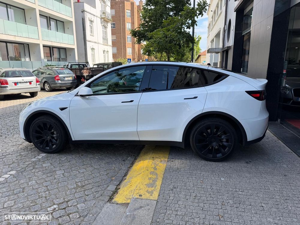 Tesla Model Y Long Range Dual Motor AWD - 8
