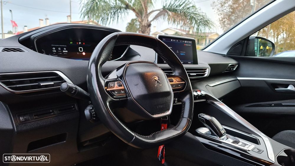 Peugeot 5008 1.5 BlueHDi Allure EAT8 - 44