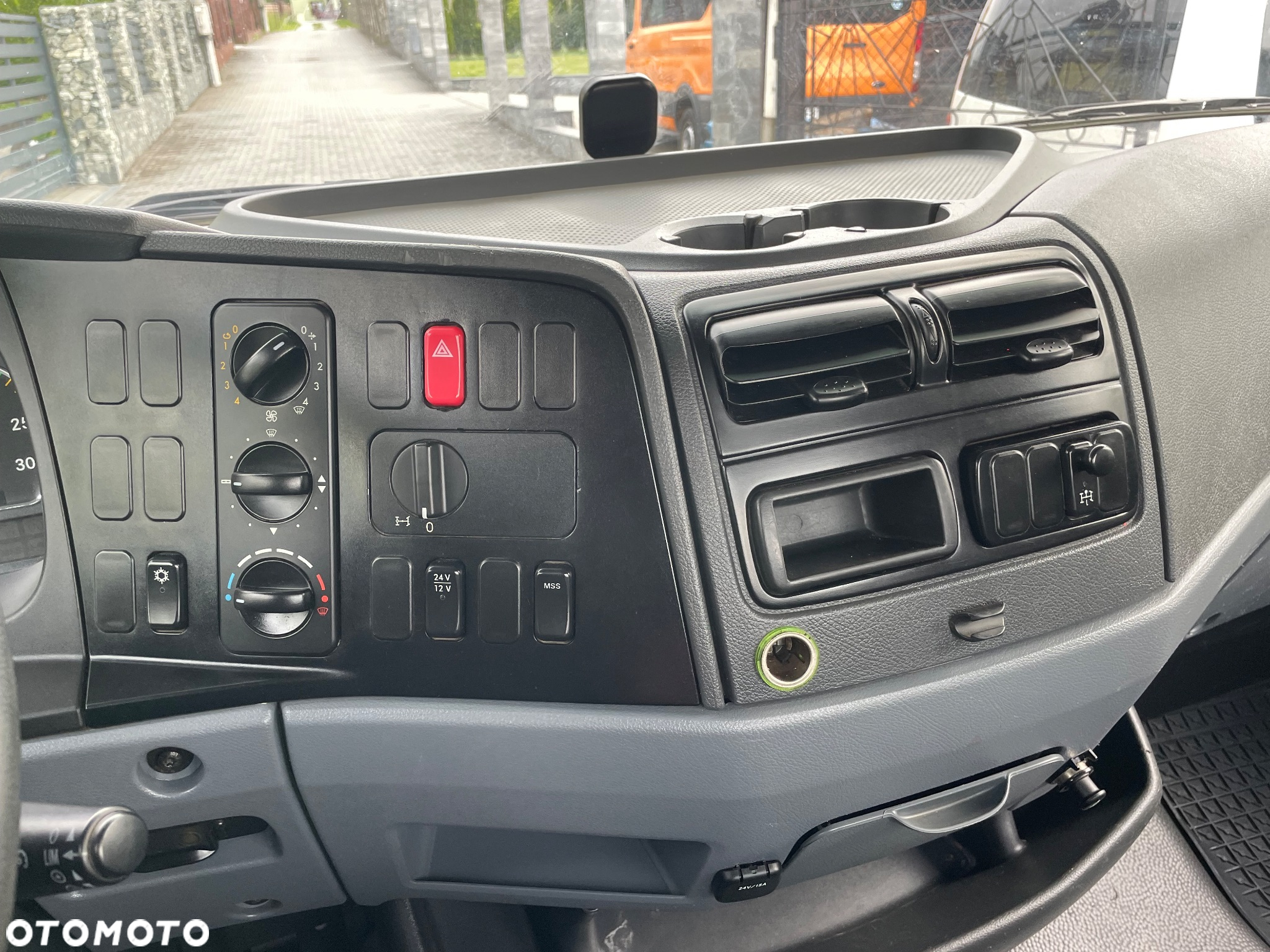 Mercedes-Benz ATEGO - 20