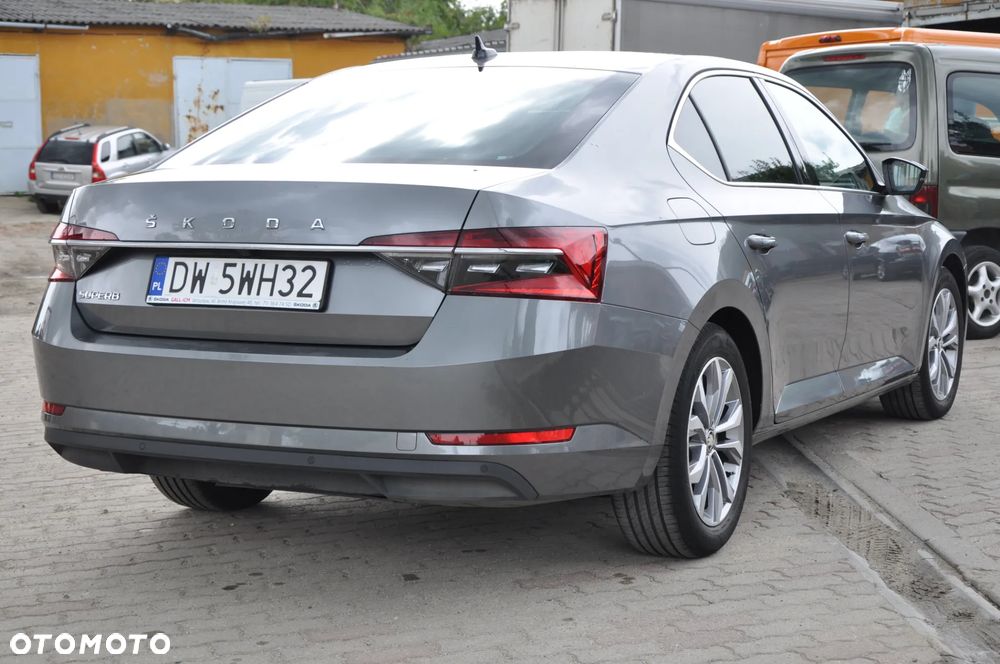 Skoda Superb 2.0 TDI SCR Ambition DSG - 8