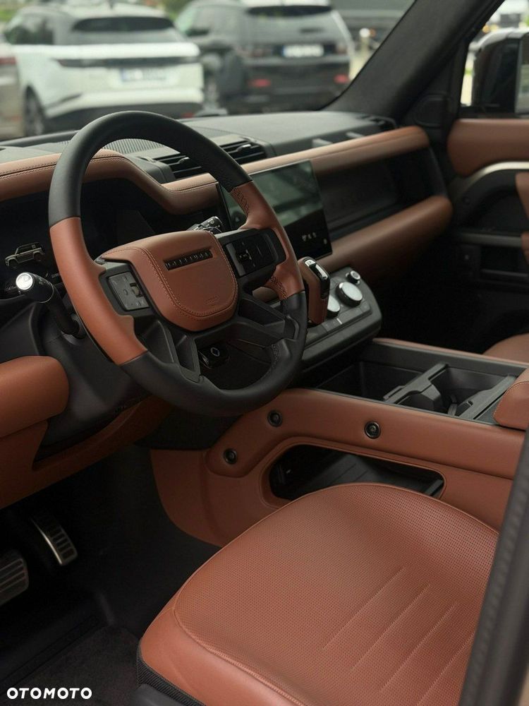 Land Rover Defender - 11