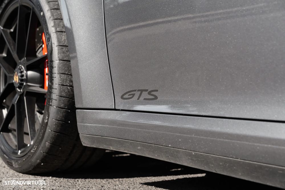 Porsche 911 (992) Targa 4 GTS - 10