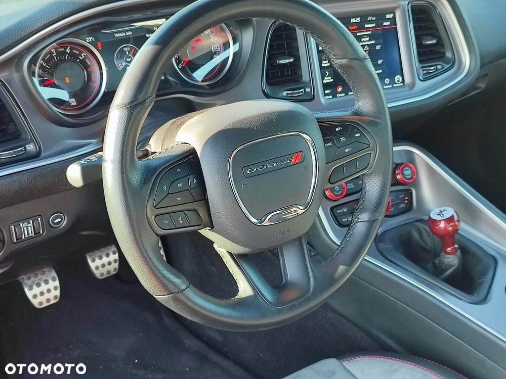 Dodge Challenger - 7